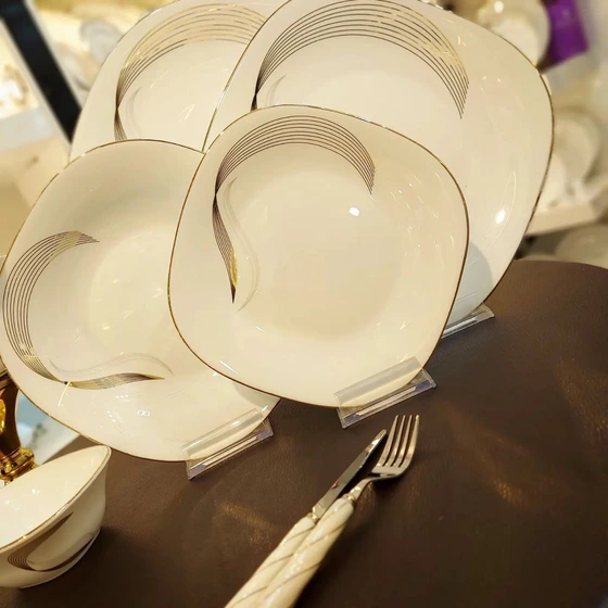 سرویس ارکوپال ۲۶ پارچه مربع مدل شمل طلا لب طلایی