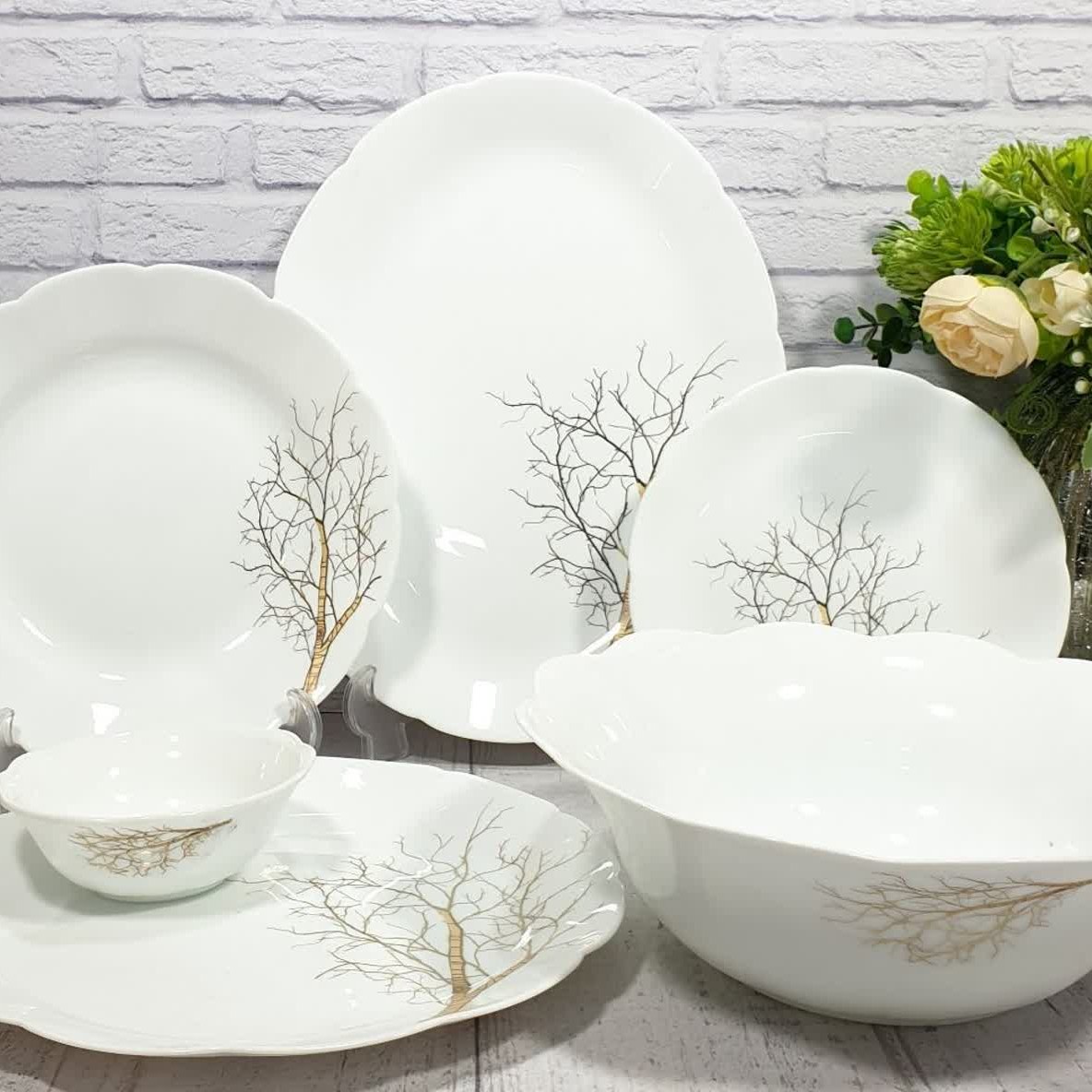 سرویس غذاخوری ۲۶ پارچه آرکوپال طرح درخت طلا نیلوفری مناسب ۶ نفر