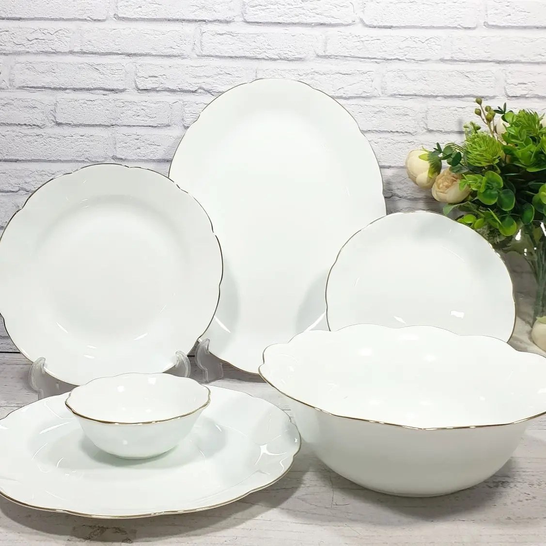 سرویس ارکوپال ۲۶ پارچه طرح لب چین لب طلا